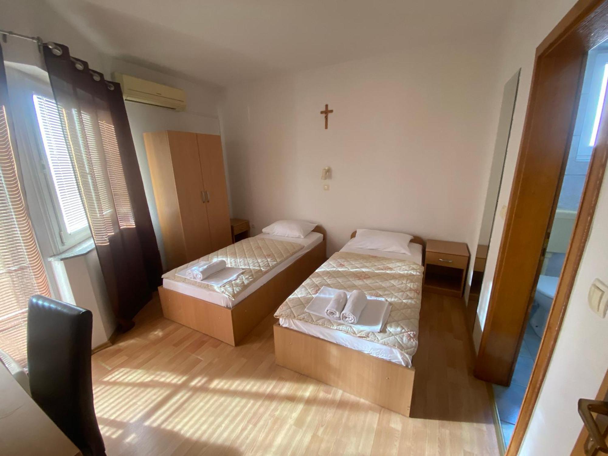 Guest House Regina Mundi Medjugorje Exterior photo