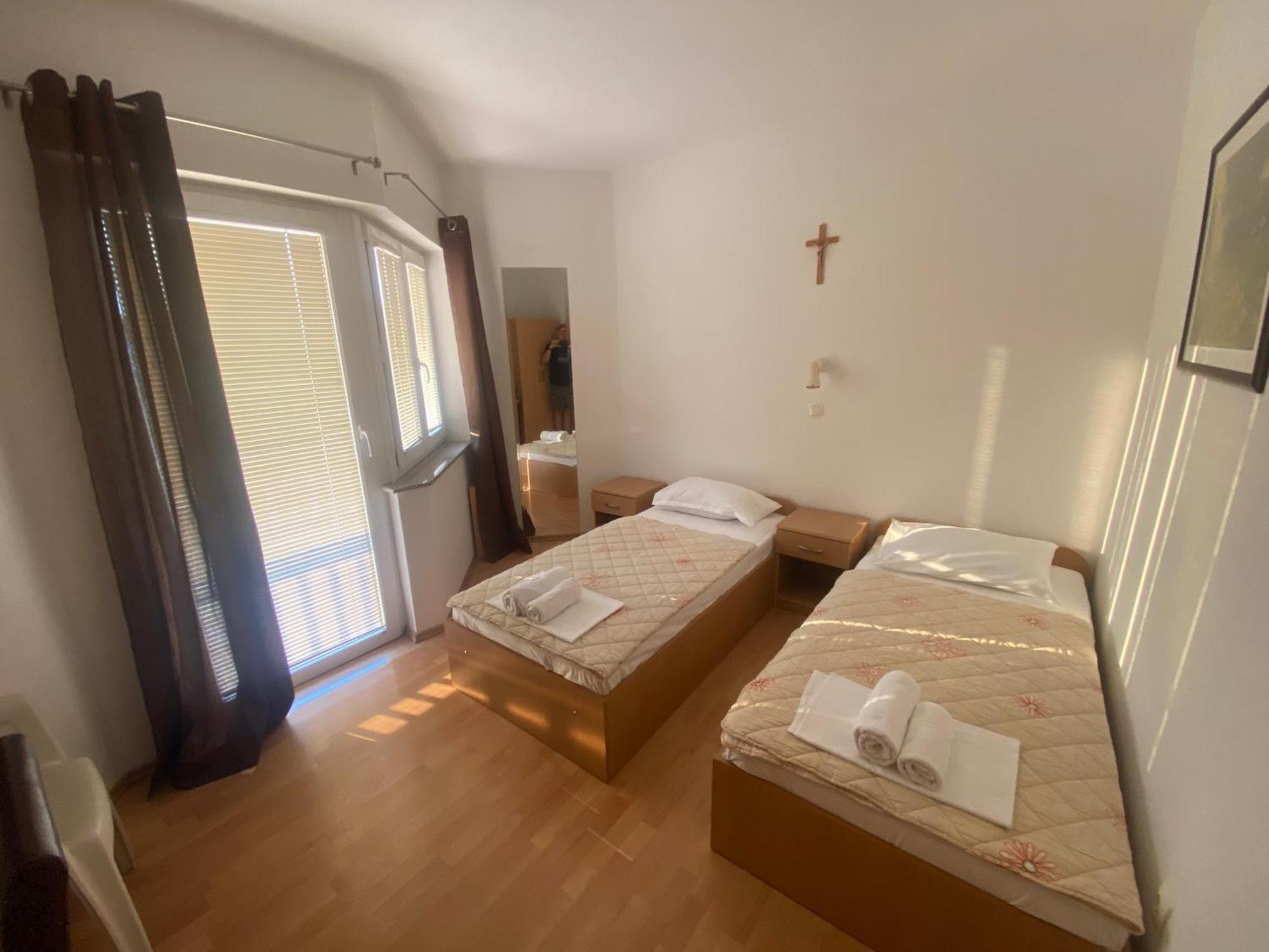 Guest House Regina Mundi Medjugorje Exterior photo