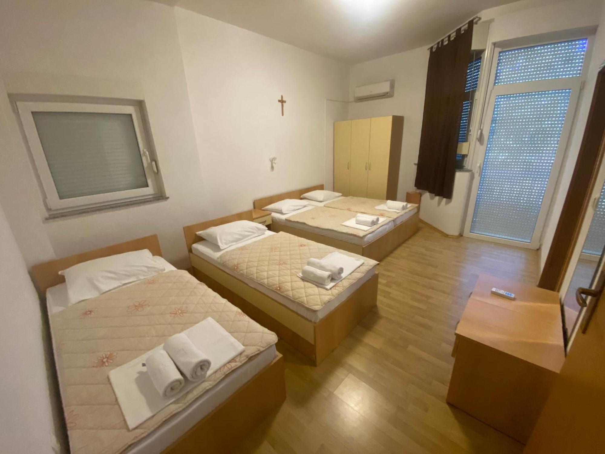 Guest House Regina Mundi Medjugorje Exterior photo