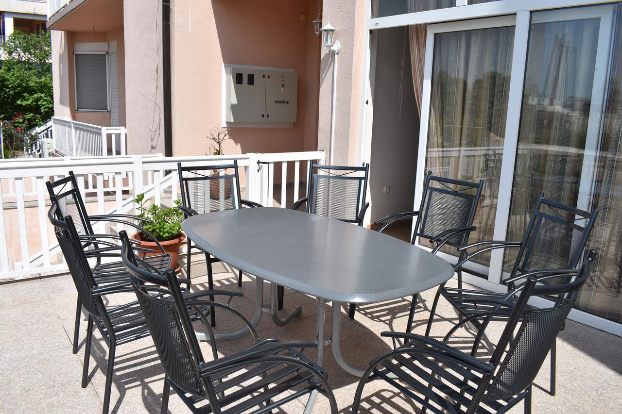 Guest House Regina Mundi Medjugorje Exterior photo