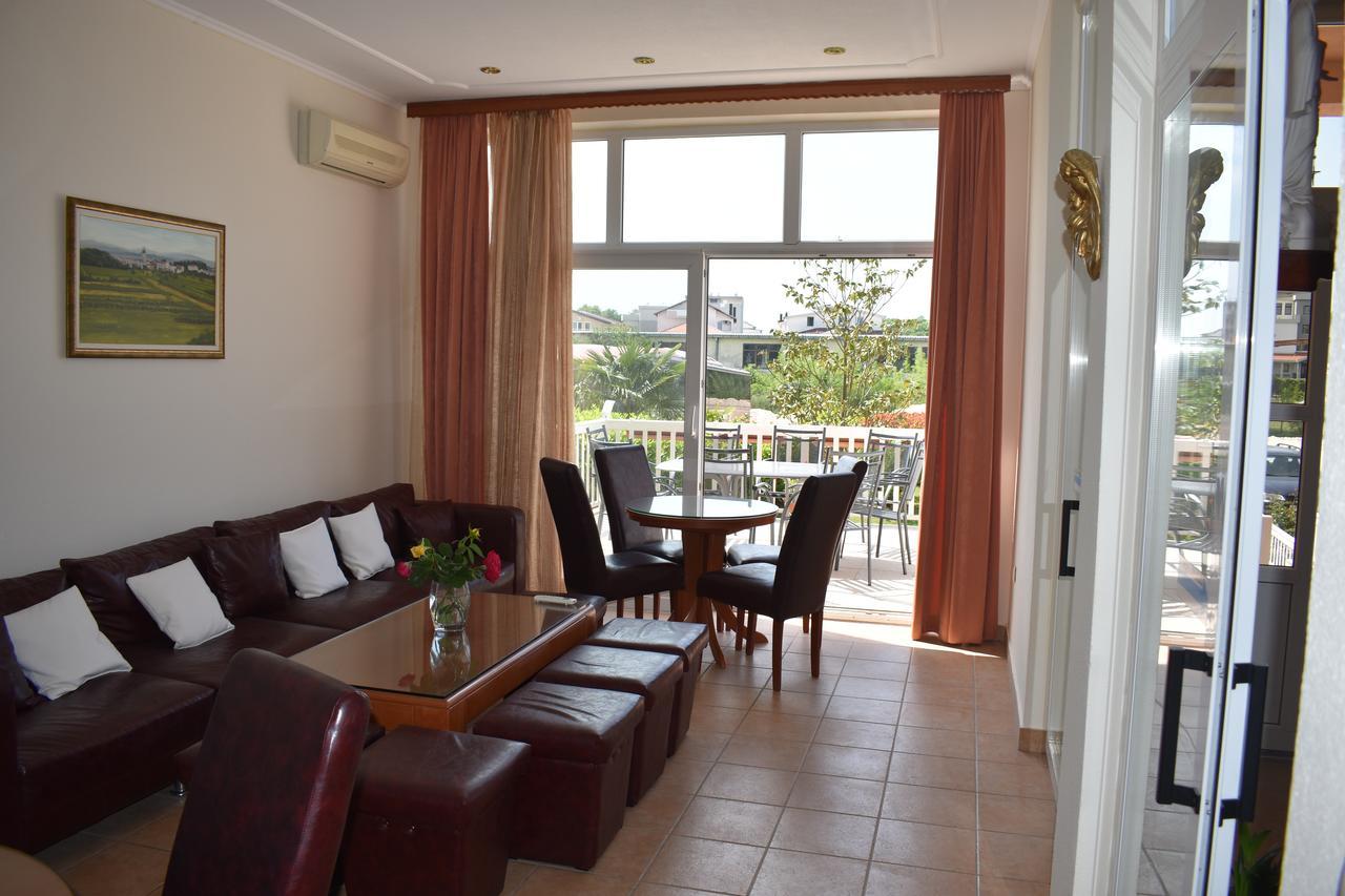 Guest House Regina Mundi Medjugorje Exterior photo
