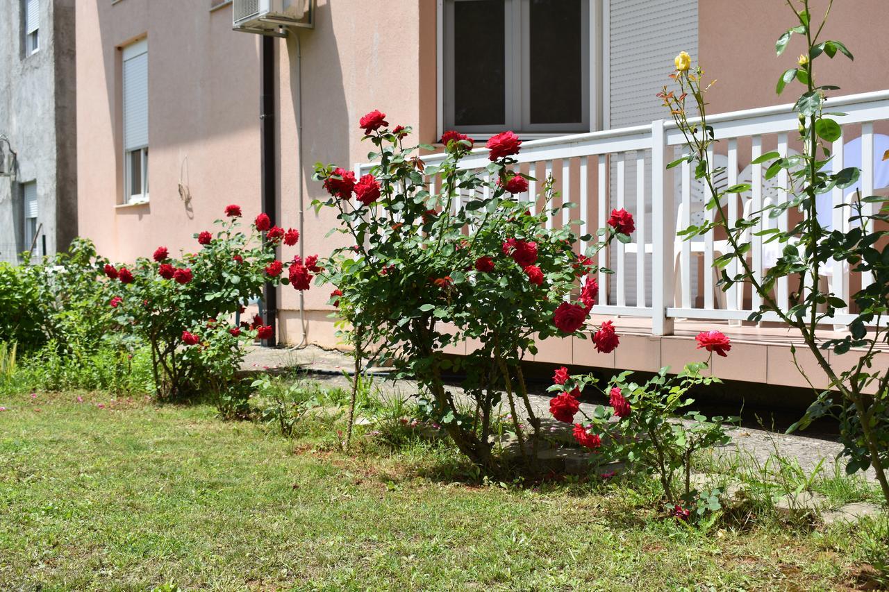 Guest House Regina Mundi Medjugorje Exterior photo