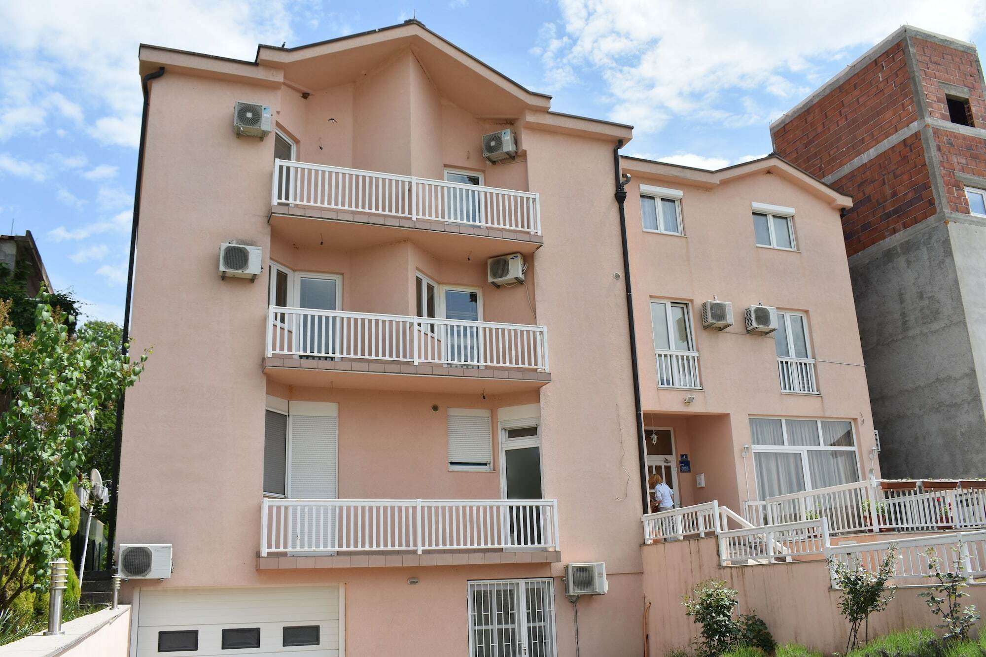 Guest House Regina Mundi Medjugorje Exterior photo
